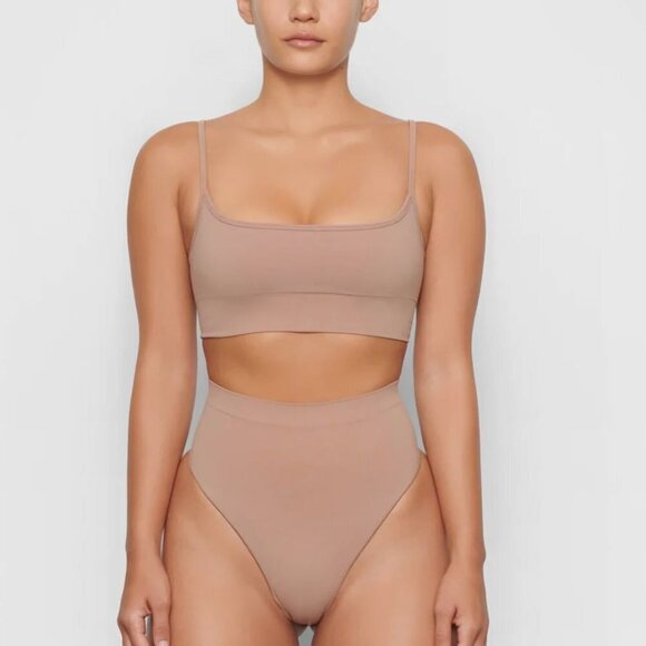 SKIMS mid waist seamless sculpt sienna thong women's size large -XL New - Picture 1 of 6